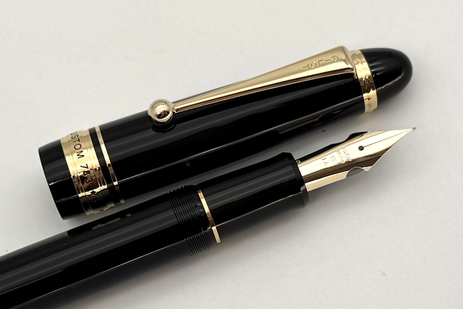 PilotCustom743BlackFPFalconFANib_F